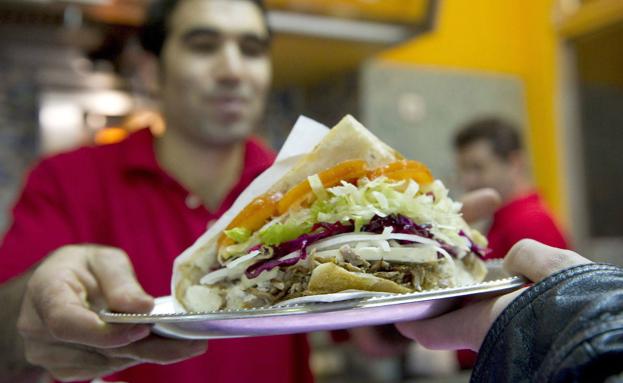 Sanidad retira un ingrediente utilizado en la elaboración de los kebabs y distribuido en la Comunitat Valenciana