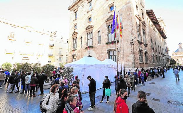 El pasaporte Covid dispara las vacunaciones con casi 1.000 al día desde el viernes