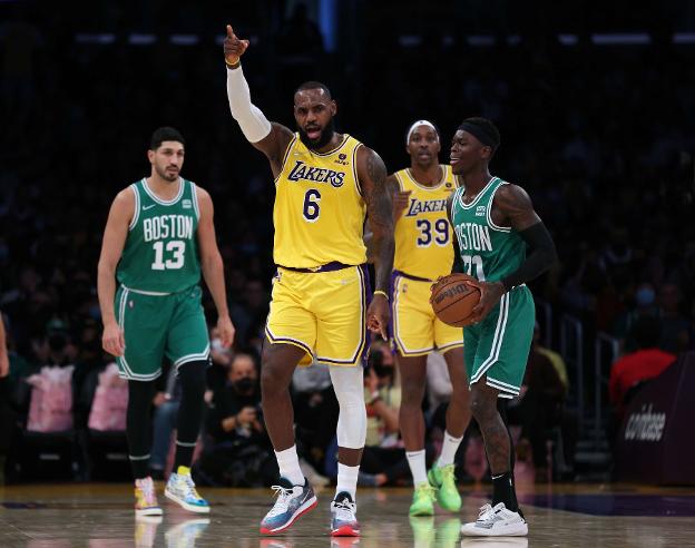 LeBron ofrece su mejor versión ante los Celtics