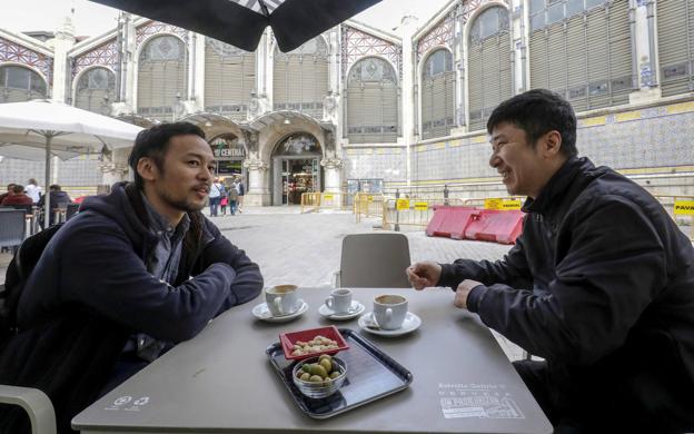 Toshi y Yoshi: 24 horas en el Japón de Valencia