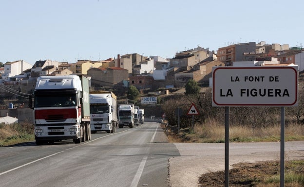 La antigua N-344 a su paso por La Font de la Figuera ya es de titularidad municipal