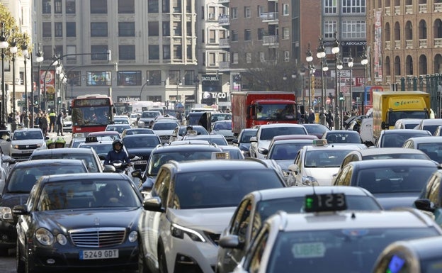 Los comerciantes del centro de Valencia piden la primera media hora gratis en los parkings