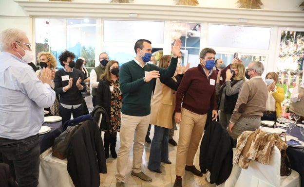 Génova insta a suspender los actos navideños el día que el PP valenciano celebra una comida y una cena