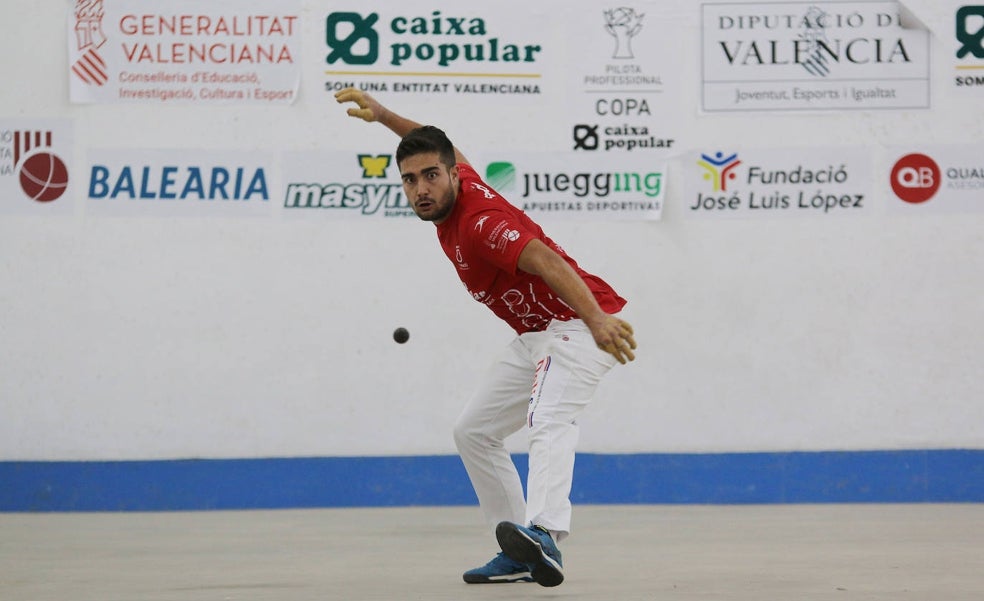 Francés se reinventa tras un año de oscuridad