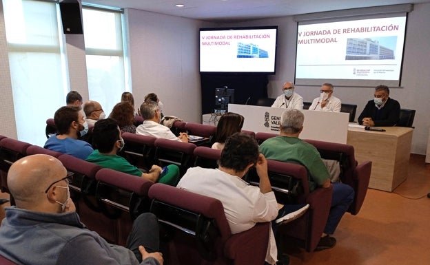 El Hospital de la Ribera aplica la rehabilitación multimodal en las cirugías de cáncer colorrectal