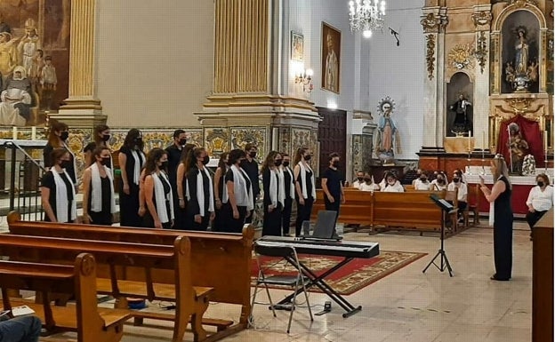 El Coro Voces Blancas Alcoi vuelve a poner música a la navidad