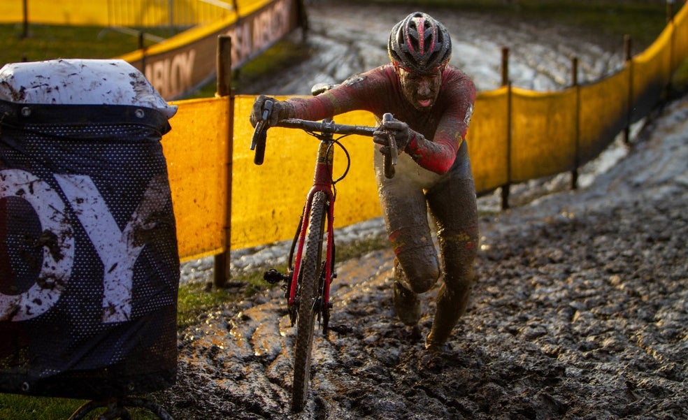 Felipe Orts, el ciclista que baja al barro