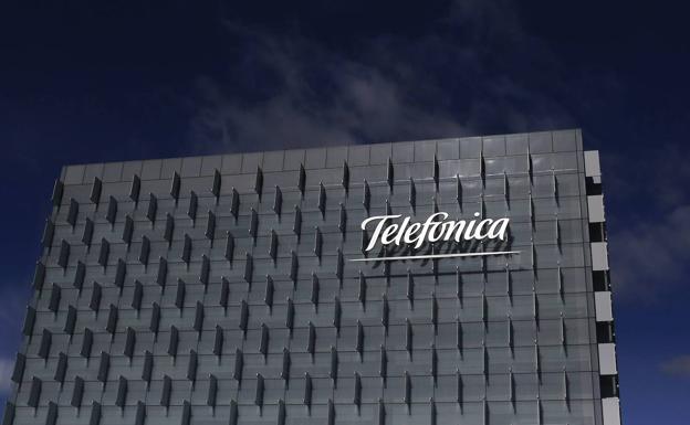 Telefónica reduce la presencia de CaixaBank y BBVA en su consejo