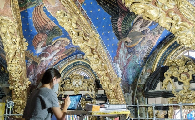 Unas filtraciones en el ábside dañan los frescos de la catedral de Valencia