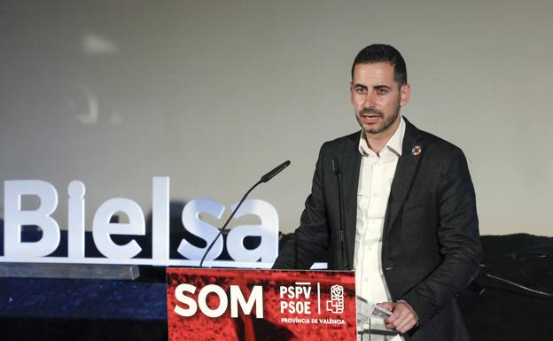 Bielsa se rodea de todas las familias del PSPV y complica las primarias para Caballero