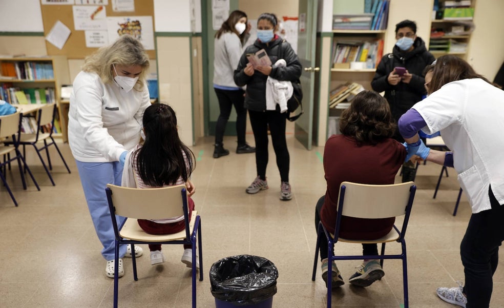 Siete de cada diez familias dicen sí a la vacunación de sus hijos en la Comunitat
