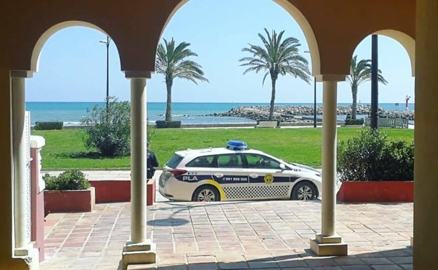 La policía de Alboraya rescata a un indigente de la calle y le paga el AVE tras localizar a un familiar en Madrid