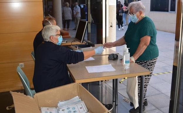 El Ayuntamiento de Alicante repartirá mascarillas gratis del lunes al miércoles