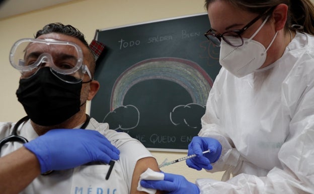 “Me llamaron para la tercera vacuna y ya la tengo. Si no tengo cuidado, me darán una cuarta dosis »