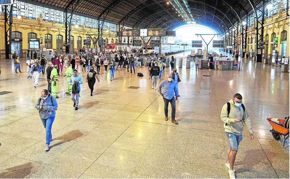 Cercanías suspende 3.000 trenes en la Comunitat