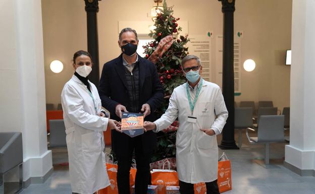 Quirónsalud Valencia recibe al Valencia Basket en su cita anual con la campaña« Un Juguete, una Sonrisa»