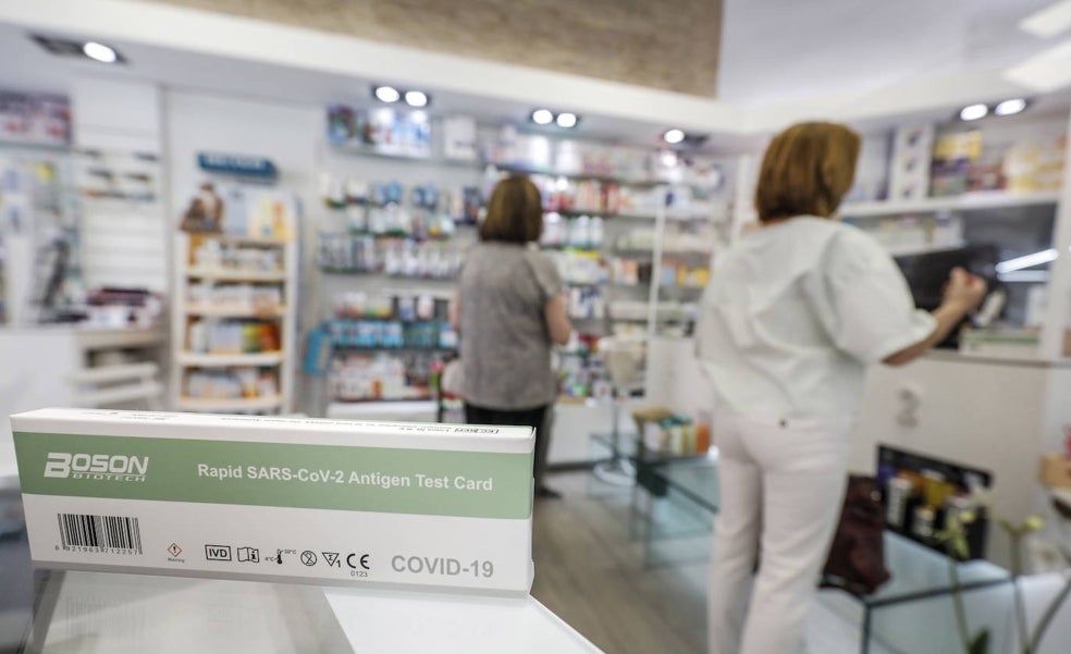 El Colegio avisa a las farmacias de una estafa con los test de antígenos