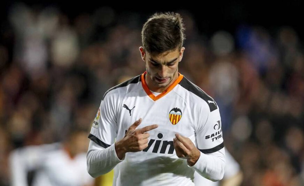 El ejecutivo cuya marcha del Valencia frenó la renovación de Ferran, clave en su llegada al Barcelona