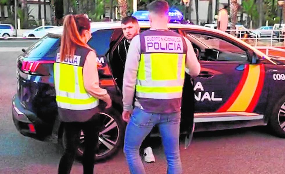 El asesino de Elche, capturado tras tomar rehenes con un fusil y disparar a la Policía