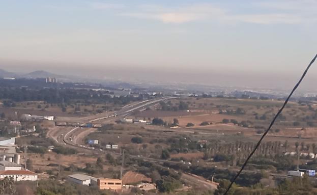 La contaminación atmosférica ahoga Valencia en un día sin viento