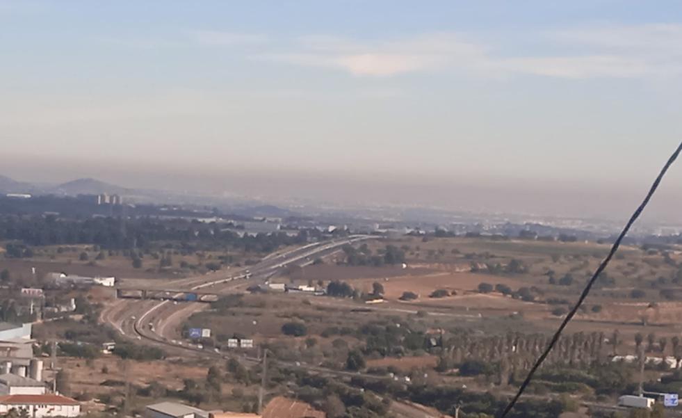 La contaminación atmosférica ahoga Valencia en un día sin viento