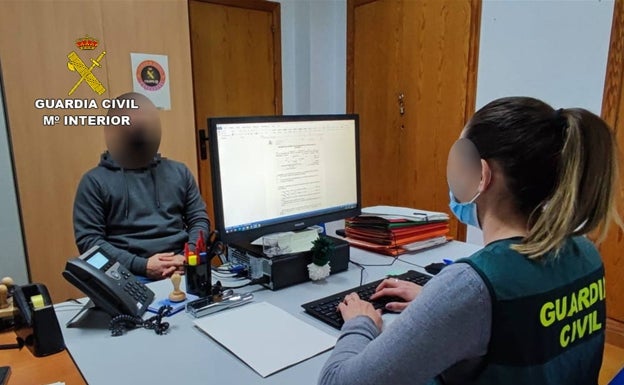 Detenido en Alicante por acosar en las redes sociales a una joven de Cartagena con pretensiones sexuales