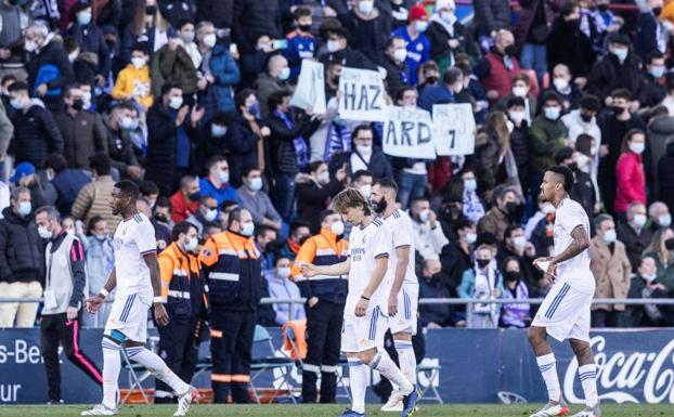 El Real Madrid ya calienta el arbitraje antes de la visita del Valencia al Bernabeú