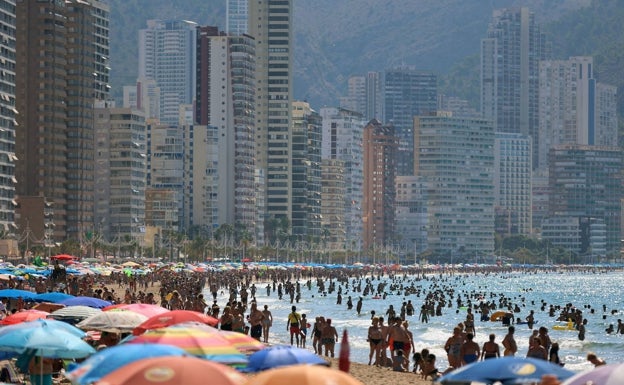 Benidorm cierra el año con una ocupación hotelera 20 puntos por debajo de la de antes de la pandemia