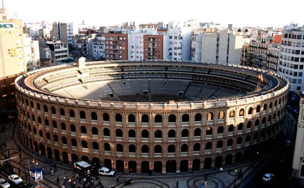 Todo lo que debes saber para ver la Cabalgata de Reyes en Valencia: horarios, entradas, actuaciones, qué está prohibido...