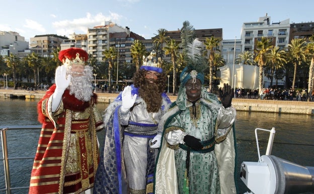 Así ha sido el desembarco de los Reyes Magos en Alicante dos años después