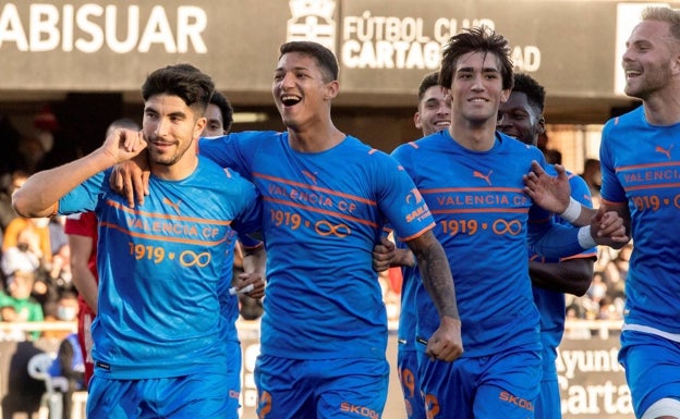 ¿Podrá jugar Carlos Soler ante el Real Madrid?
