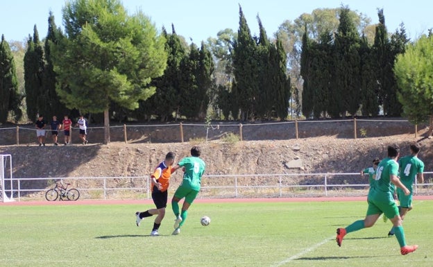 Un partido de fútbol solidario en El Puig