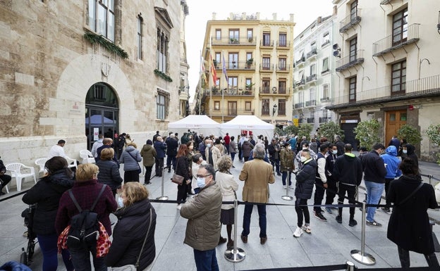 Sanidad citará la próxima semana a los valencianos de 50 a 59 años para la tercera dosis