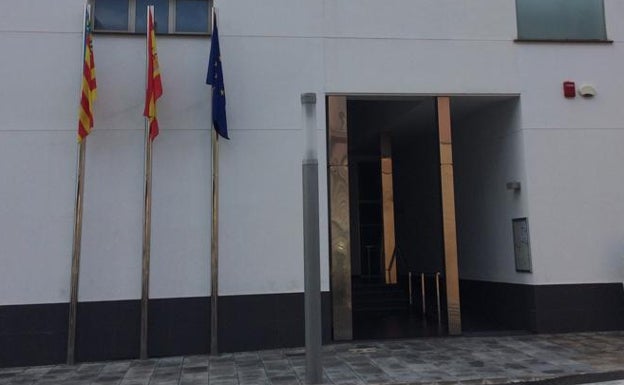 El Real de Gandia se refuerza con técnicos, informáticos y personal de limpieza al contratar a diez parados