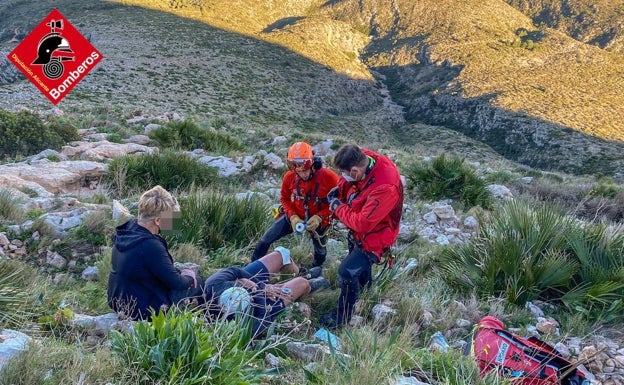 Un hombre resulta herido tras caer de una senda en el Montgó