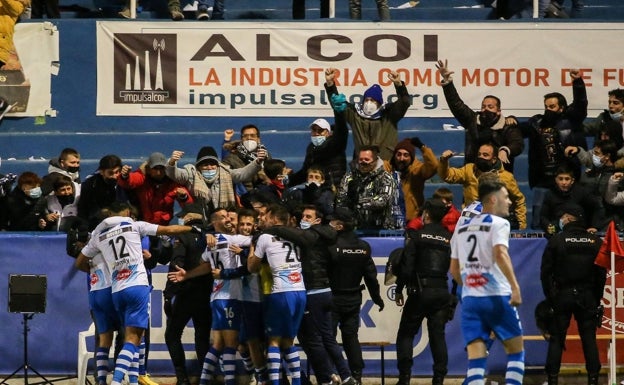 Suspendido el partido entre el Alcoyano y el Castellón por un brote de Covid en el equipo alicantino