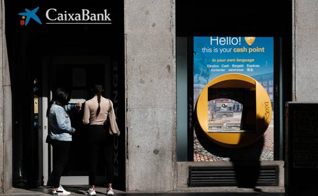 Los bancos que menos comisiones cobran