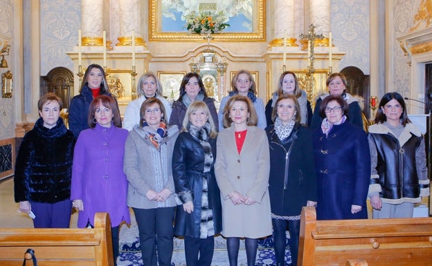 Toman posesión de su cargo las nuevas camareras de Purísima de Ontinyent
