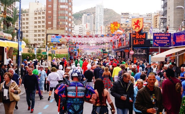 La Costa Blanca espera 50.000 visitas a la semana tras relajar las medidas en Inglaterra