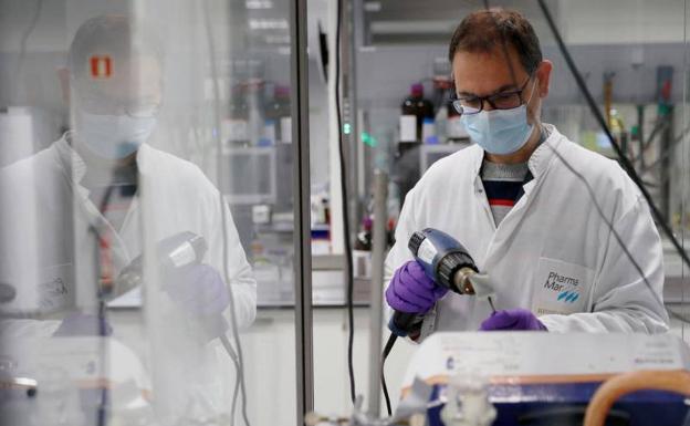 Un estudio confirma la efectividad del antiviral de Pharmamar contra el Covid y dispara el precio de la empresa