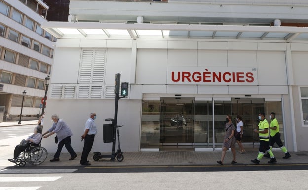 El hospital Clínico de Valencia renovará todo el mobiliario de las salas de hospitalización