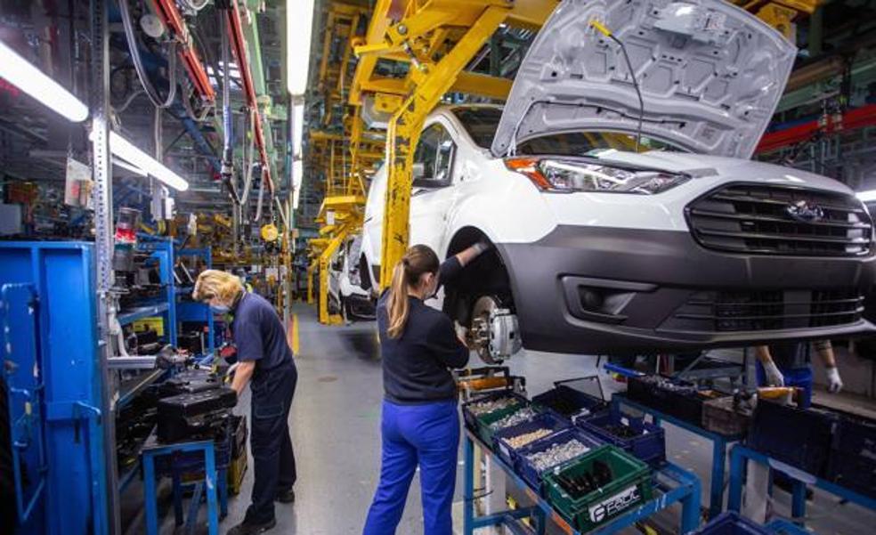 Ford advierte a Almussafes de que sin recortes salariales está en juego la viabilidad de la planta