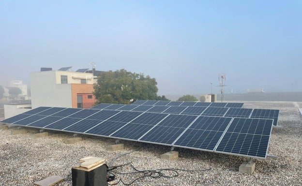 Museros instala paneles solares en la escuela infantil y el centro de día para mayores