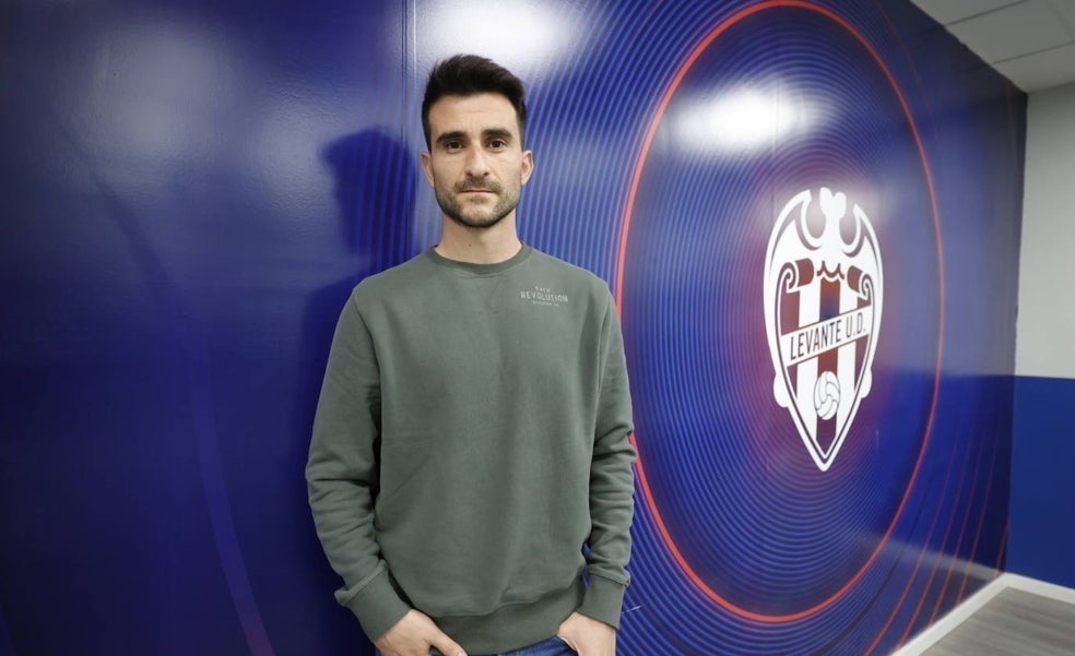 Sergio Postigo: «La victoria ha llegado relativamente tarde pero el Levante está a tiempo de todo»