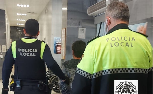 Un detenido en Alcoi por efectuar tocamientos a dos menores en la vía pública