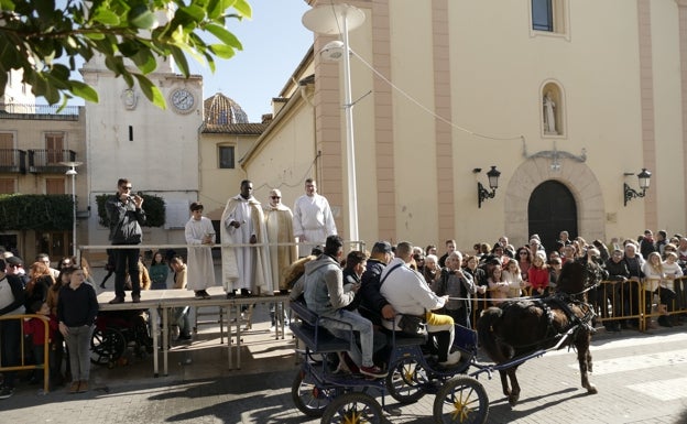 Alginet se queda sin desfile de caballos y carruajes