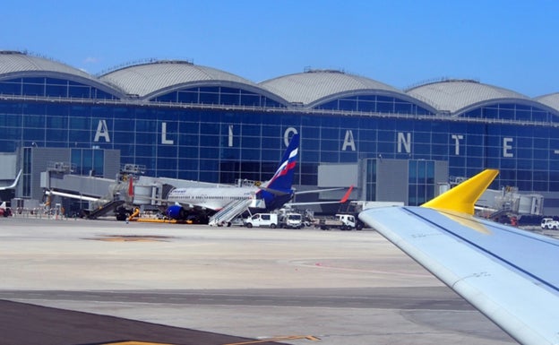 El aeropuerto de Alicante cierra 2021 dejándose más del 60% de los pasajeros de 2019