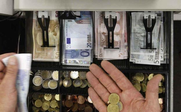 El límite de dinero en efectivo que puedes ingresar en una cuenta sin levantar sospechas en 2022