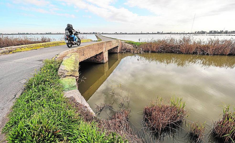 La 'curva de la sobremesa' que enfada a El Palmar