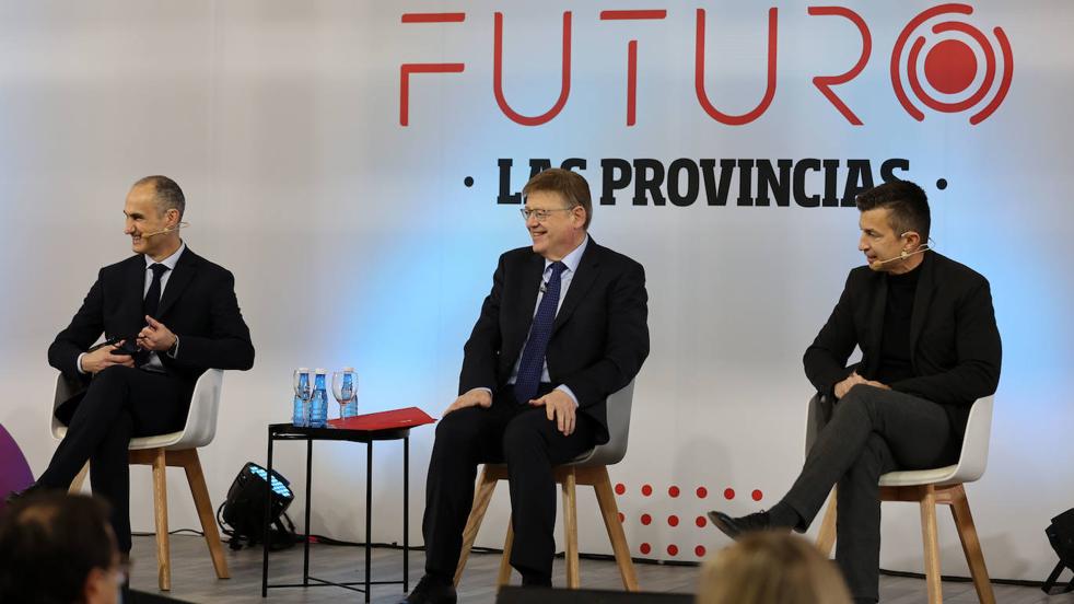 Ximo Puig inaugura 'Somos Futuro' de LAS PROVINCIAS